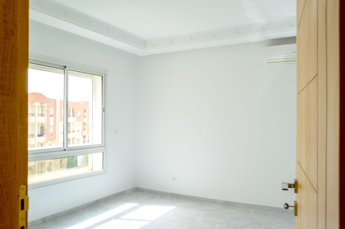 Résidence Omrane 12 — Chambre lumineuse